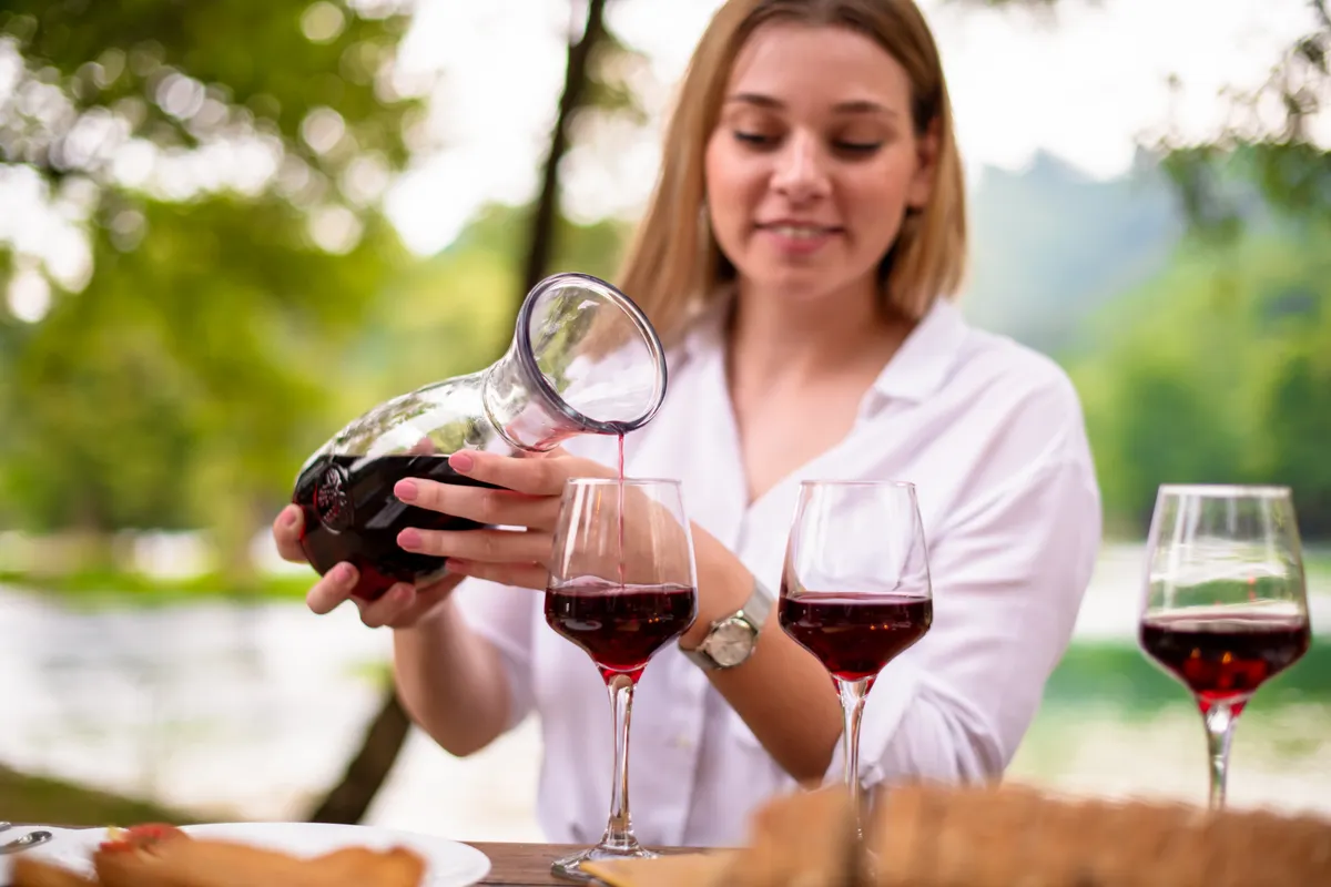 Degustacja wina na Węgrzech – ile to kosztuje? Tokaj, Eger, Budapeszt i wyjazdy winiarskie